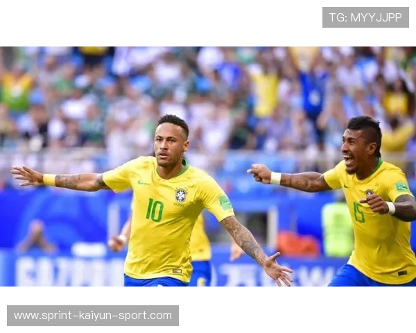 内马尔拖球变向进入中路，巴西再次创造连击场面——从球场到训练场的节拍